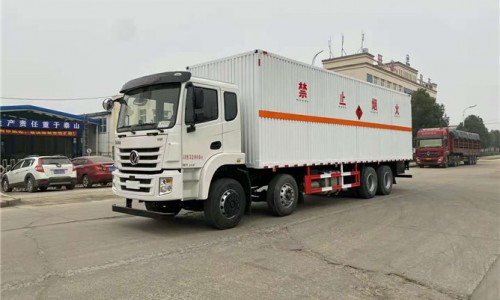 東風(fēng)錦程9.5米3類易燃液體廂式運輸車 