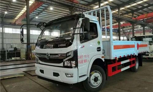 東風(fēng)多利卡170馬力氣瓶運輸車 